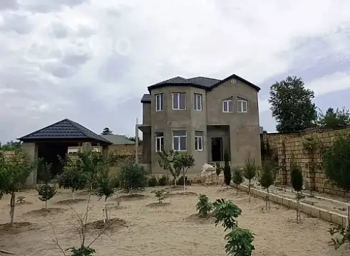 Satılır 5 otaqlı həyət evi 220 m²