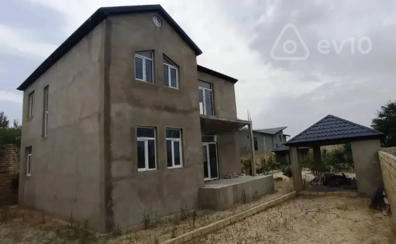 Satılır 5 otaqlı həyət evi 220 m²