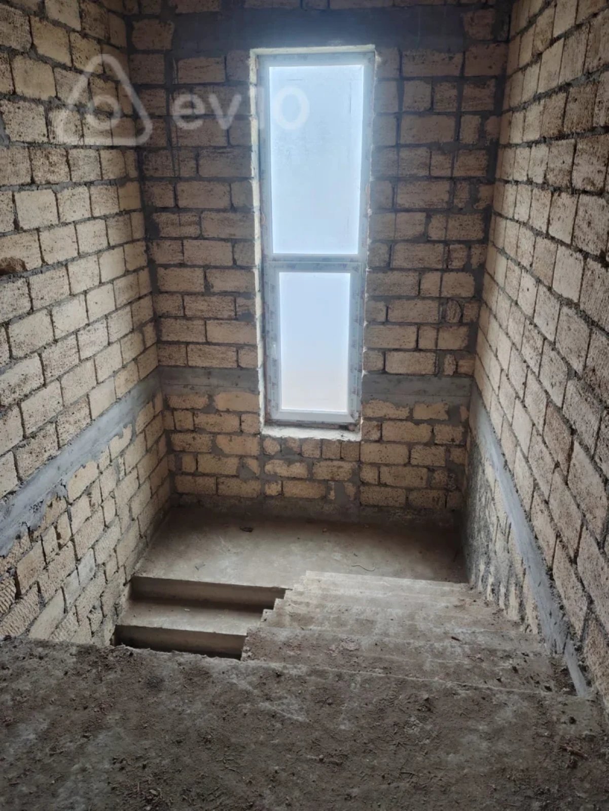 Satılır 5 otaqlı həyət evi 220 m²