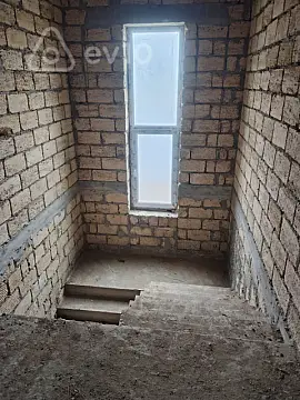 Satılır 5 otaqlı həyət evi 220 m²