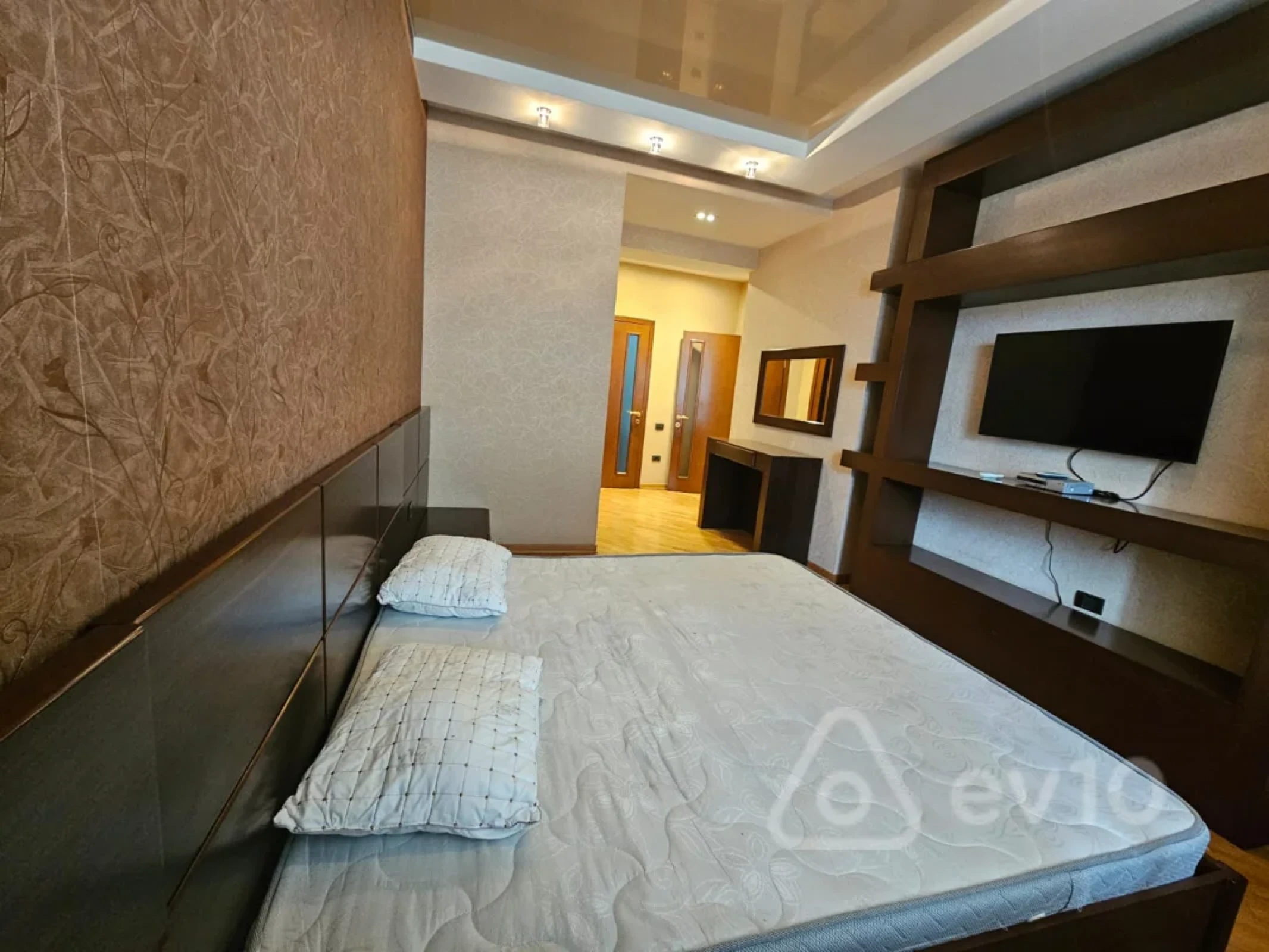 Kirayə verilir 2 otaqlı yeni tikili 130 m²