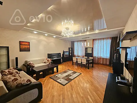 Kirayə verilir 2 otaqlı yeni tikili 130 m²