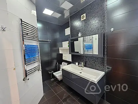 Kirayə verilir 2 otaqlı yeni tikili 130 m²