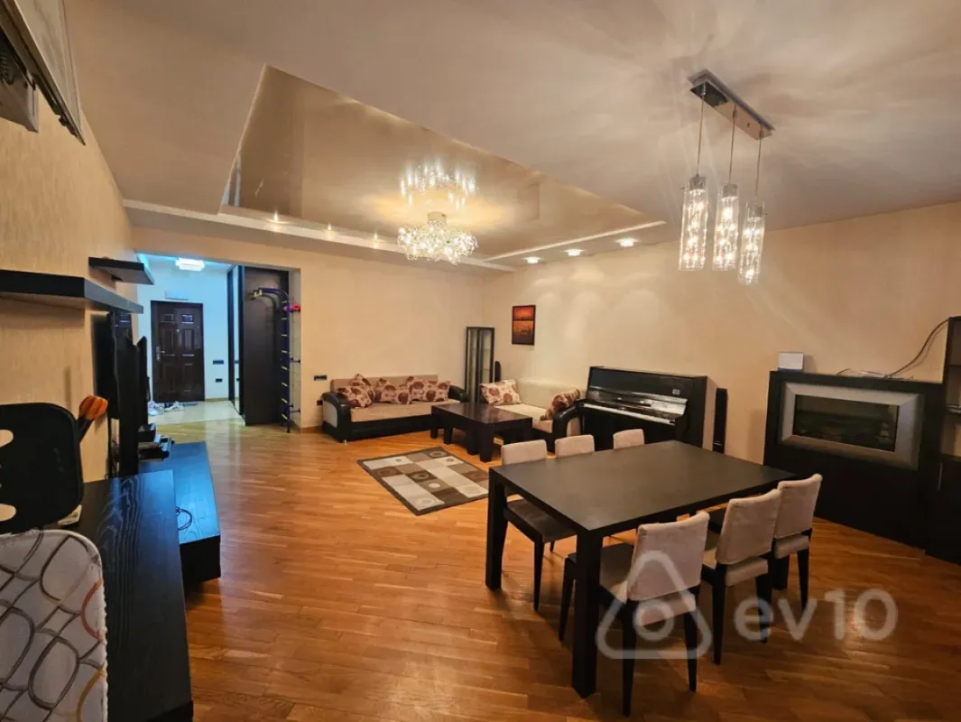 Kirayə verilir 2 otaqlı yeni tikili 130 m²