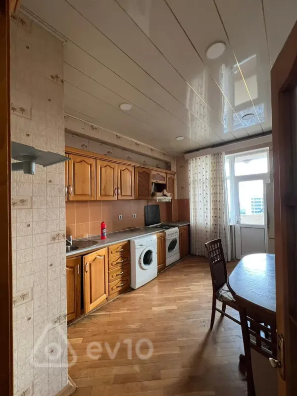 Satılır 2 otaqlı yeni tikili 72 m²