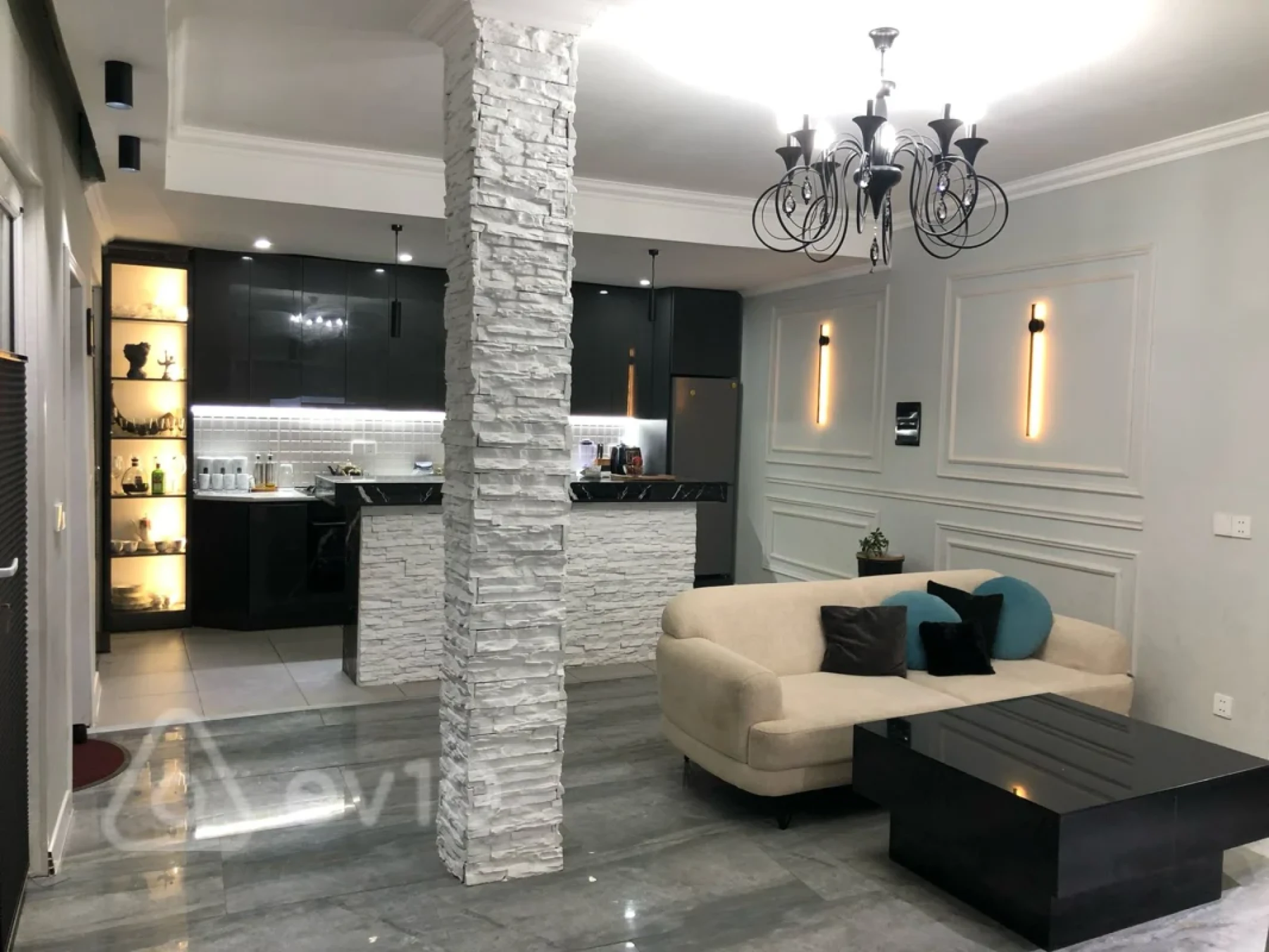 Satılır 6 otaqlı həyət evi 270 m²