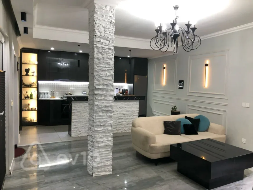 Satılır 6 otaqlı həyət evi 270 m²