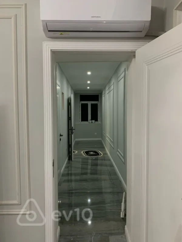 Satılır 6 otaqlı həyət evi 270 m²