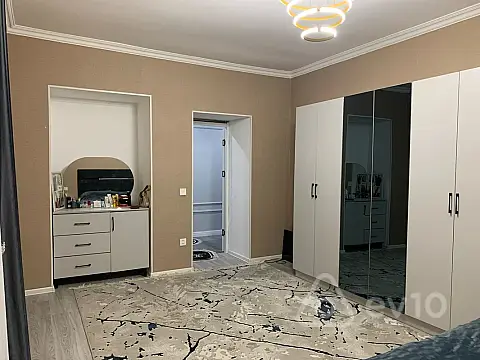 Satılır 6 otaqlı həyət evi 270 m²
