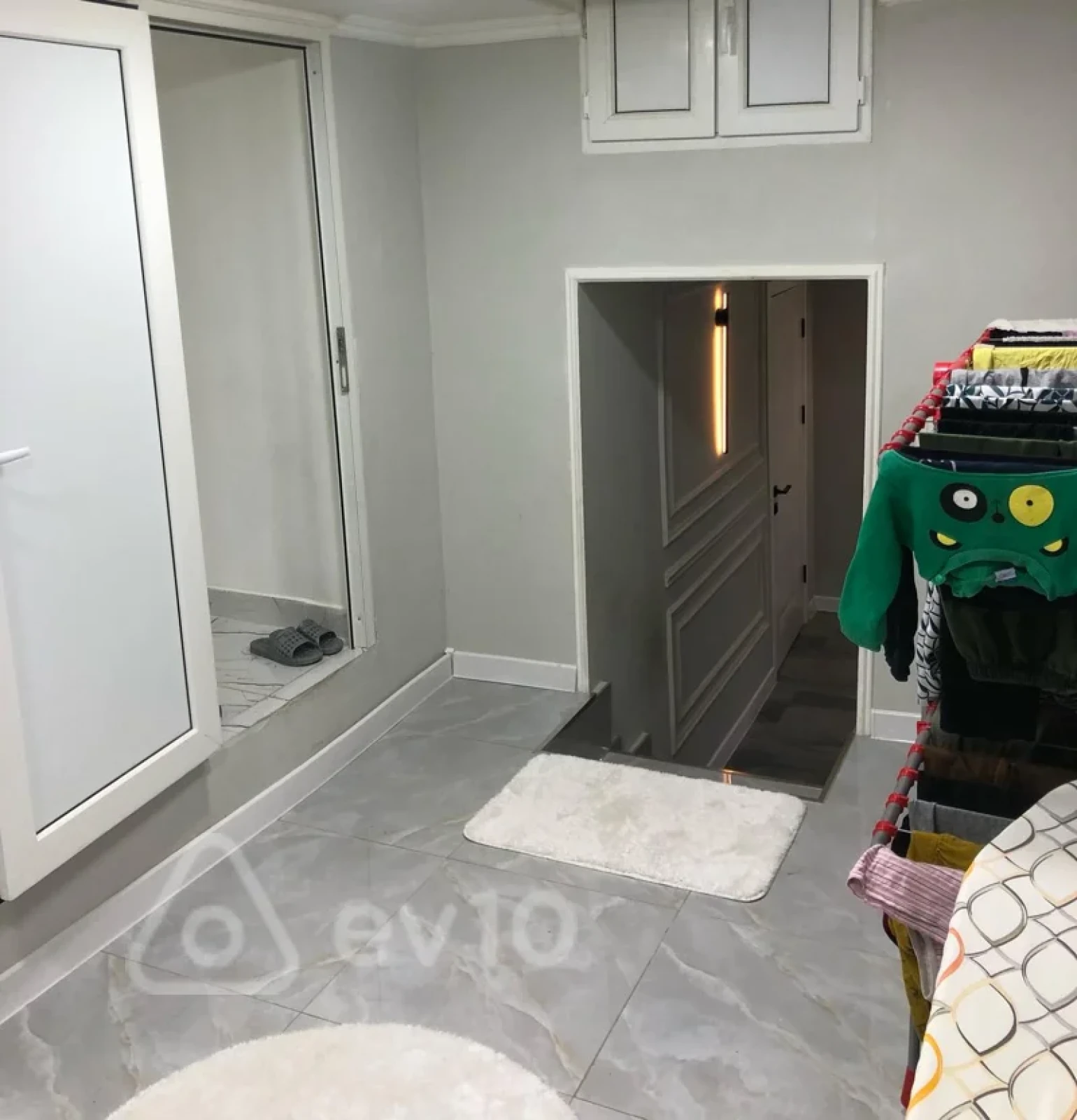 Satılır 6 otaqlı həyət evi 270 m²