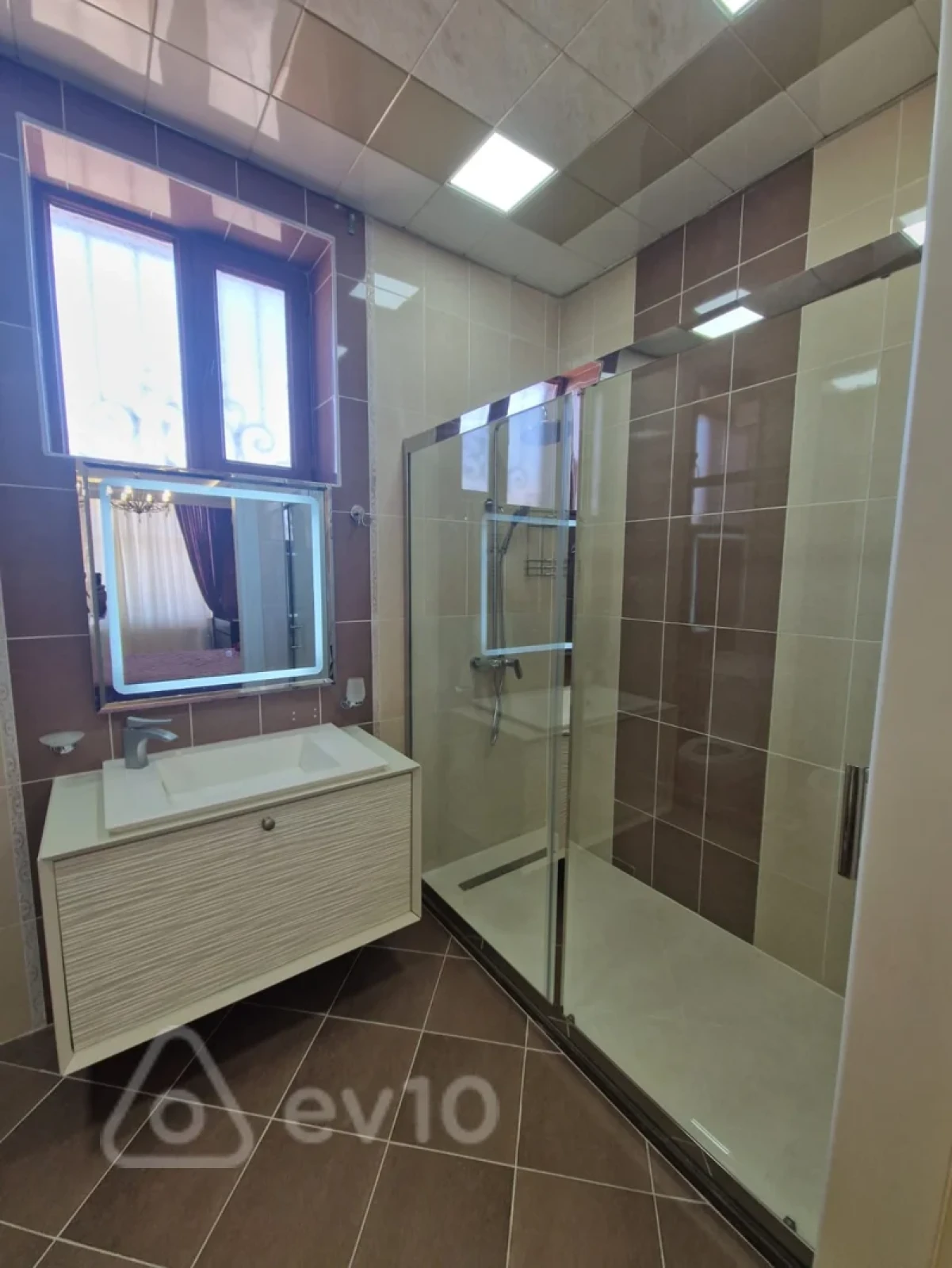 Kirayə verilir 6 otaqlı həyət evi 350 m²
