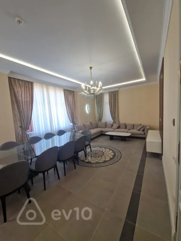Kirayə verilir 6 otaqlı həyət evi 350 m²