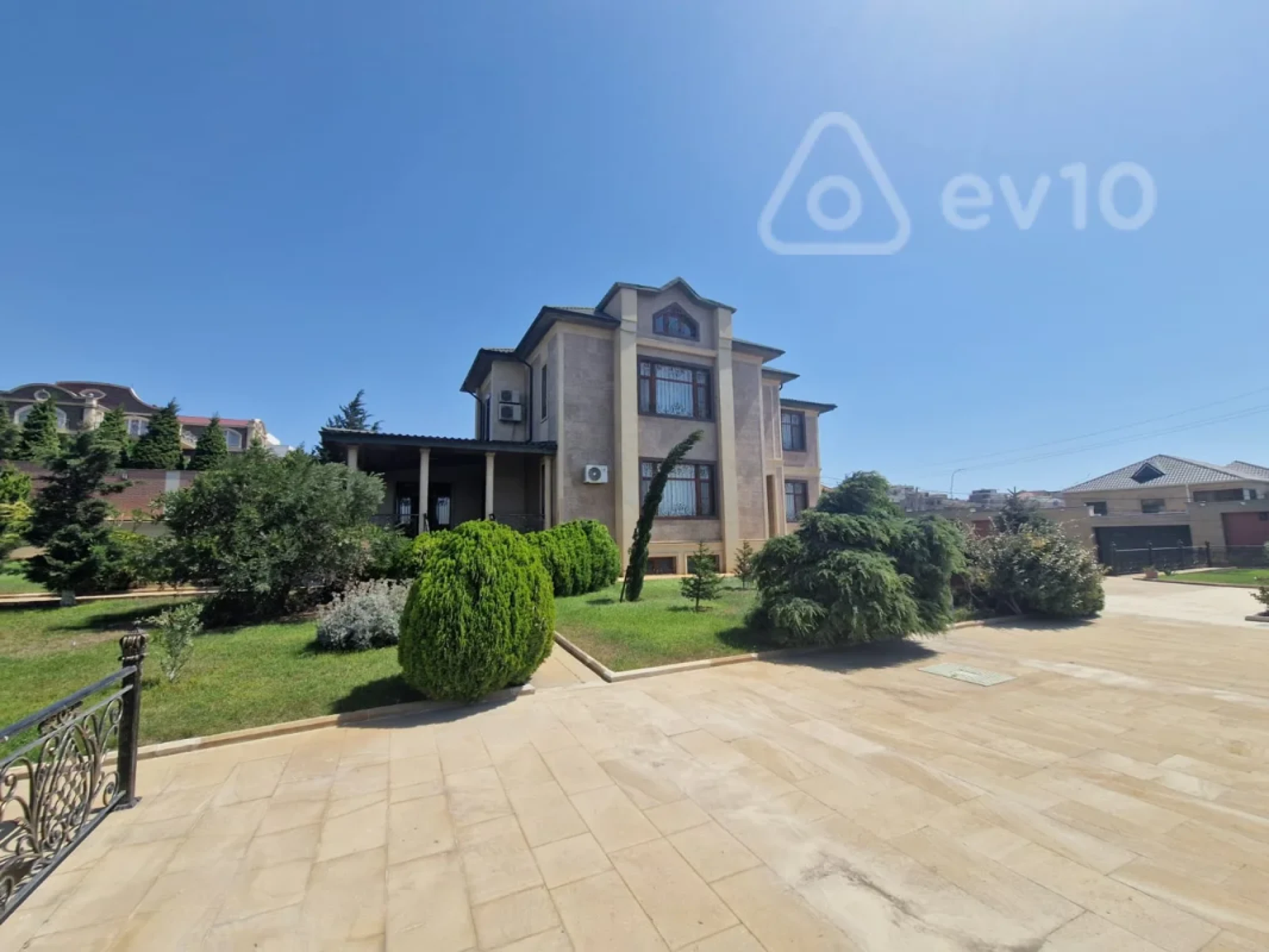 Kirayə verilir 6 otaqlı həyət evi 350 m²