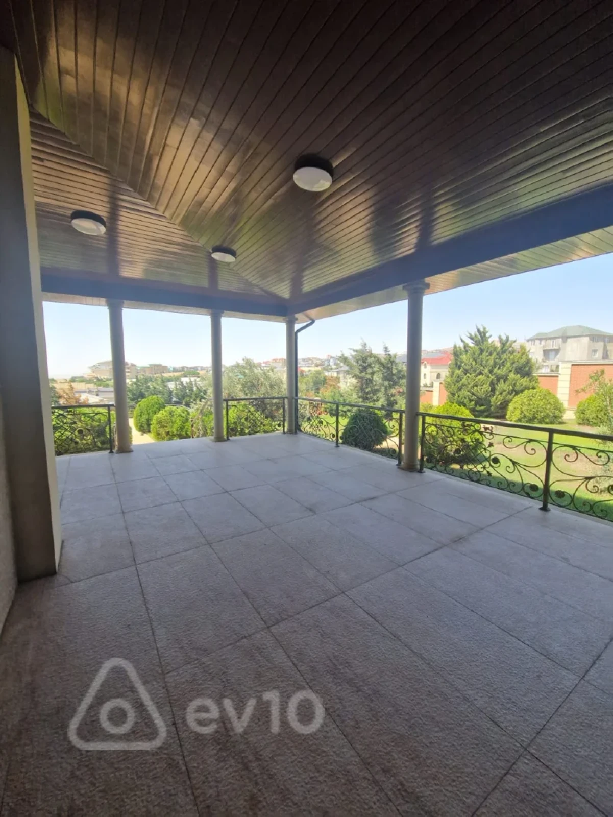Kirayə verilir 6 otaqlı həyət evi 350 m²