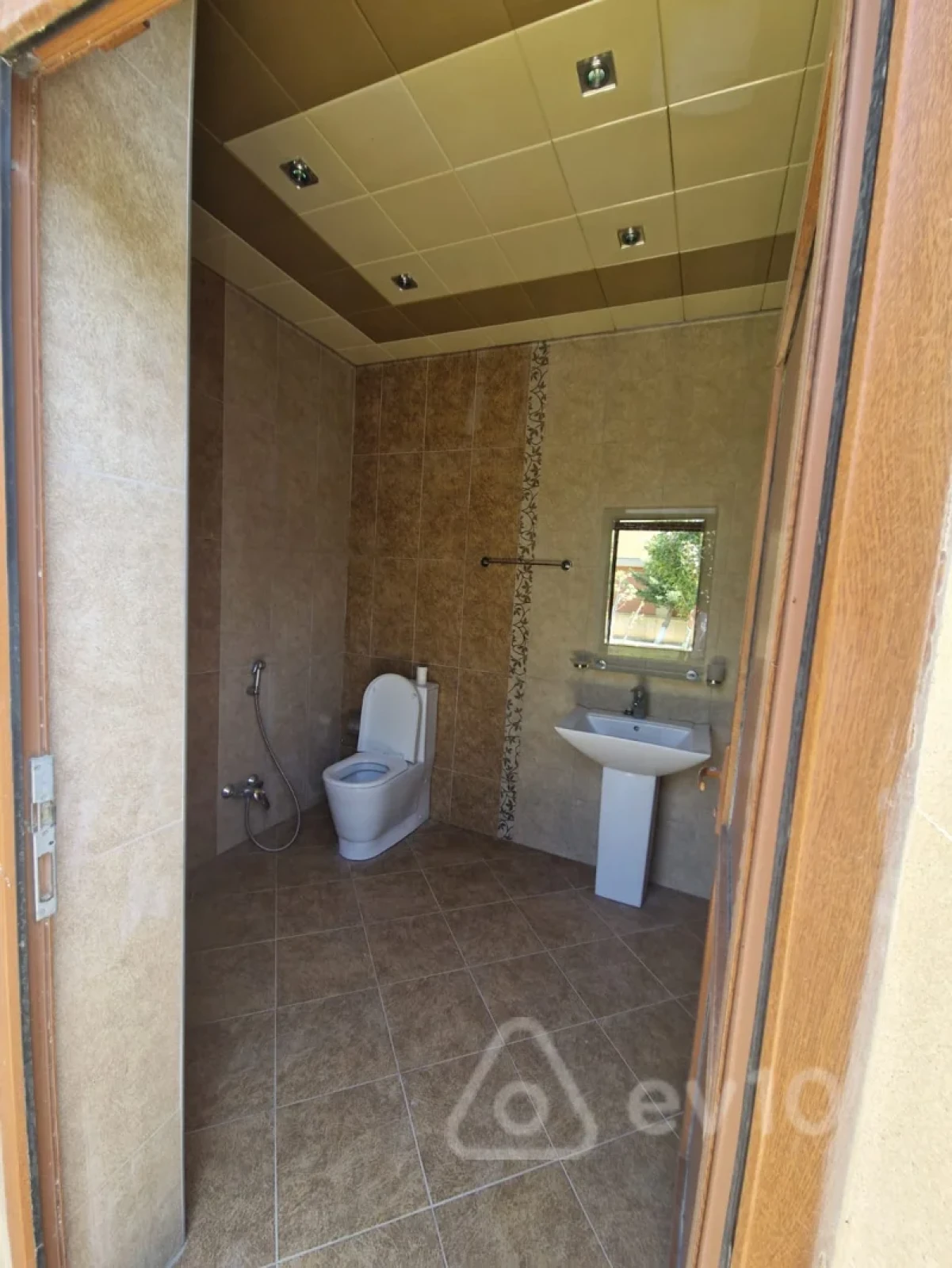 Kirayə verilir 6 otaqlı həyət evi 350 m²