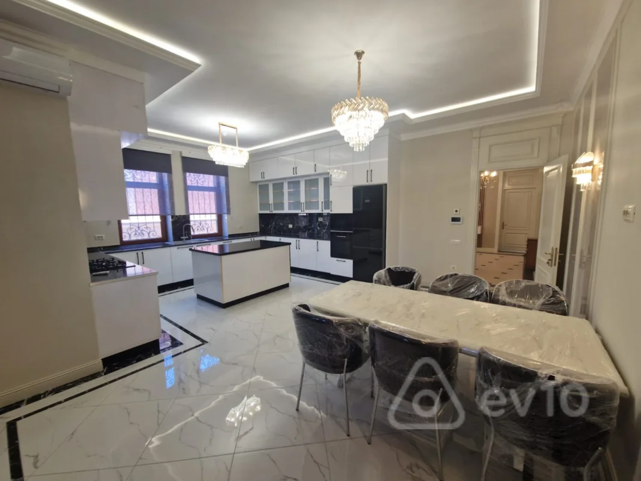 Kirayə verilir 6 otaqlı həyət evi 350 m²