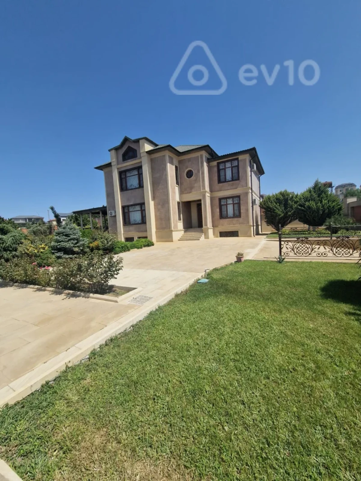 Kirayə verilir 6 otaqlı həyət evi 350 m²