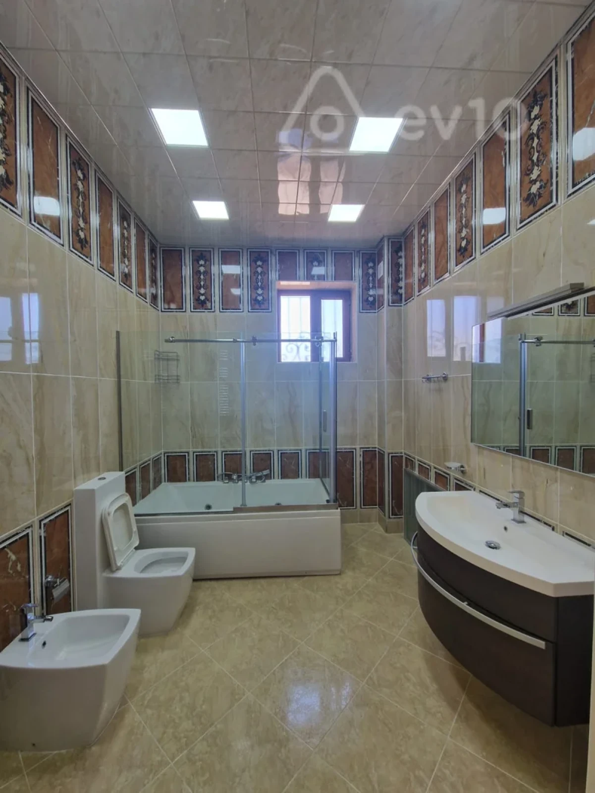 Kirayə verilir 6 otaqlı həyət evi 350 m²