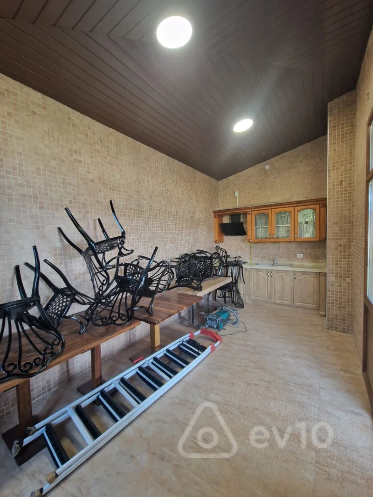 Kirayə verilir 6 otaqlı həyət evi 350 m²