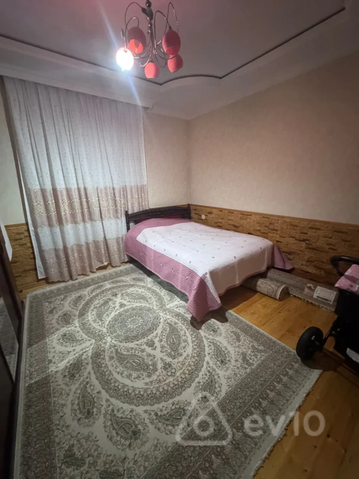 Satılır 5 otaqlı həyət evi 240 m²