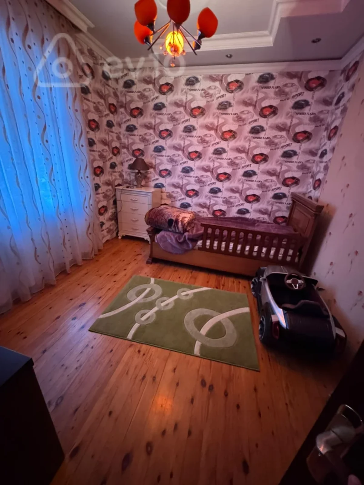 Satılır 5 otaqlı həyət evi 240 m²