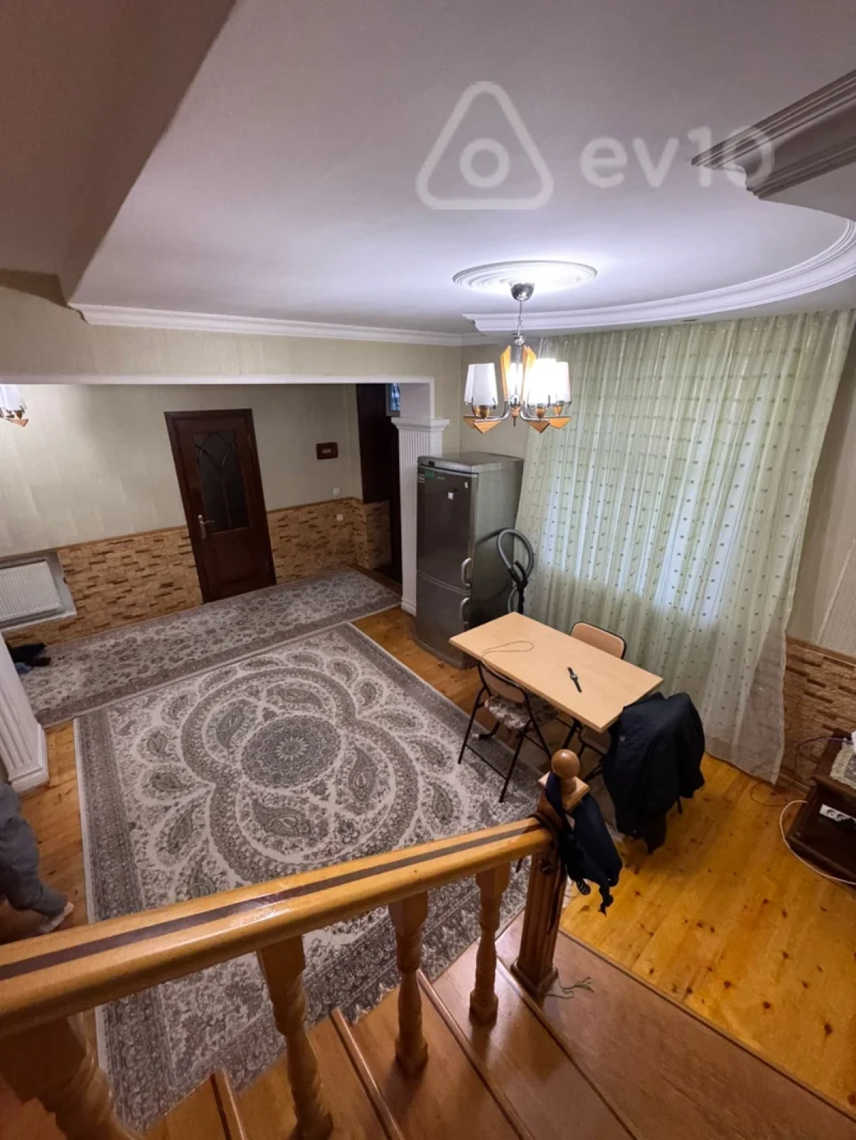 Satılır 5 otaqlı həyət evi 240 m²