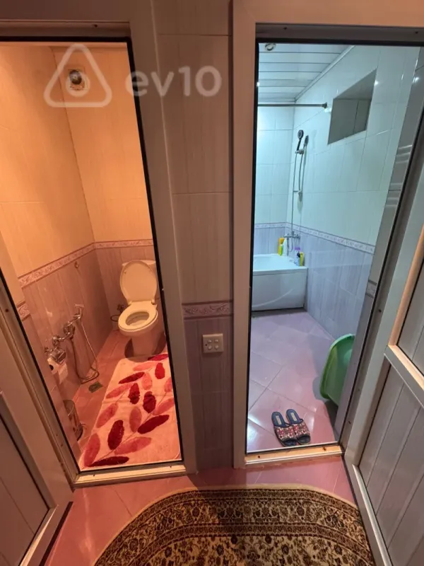 Satılır 5 otaqlı həyət evi 240 m²