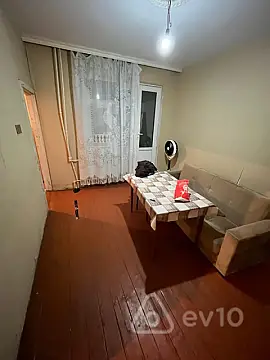 Kirayə verilir 2 otaqlı köhnə tikili 50 m²