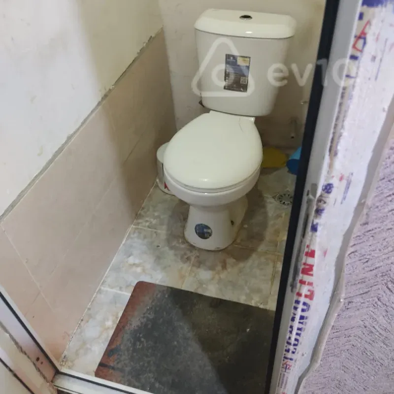 Kirayə verilir 2 otaqlı köhnə tikili 50 m²