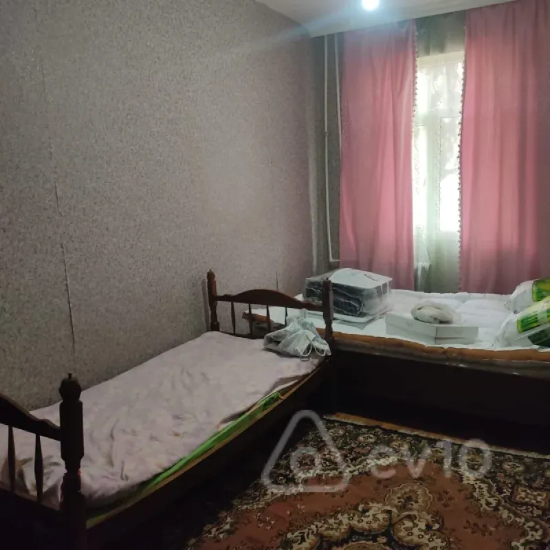 Kirayə verilir 2 otaqlı köhnə tikili 50 m²