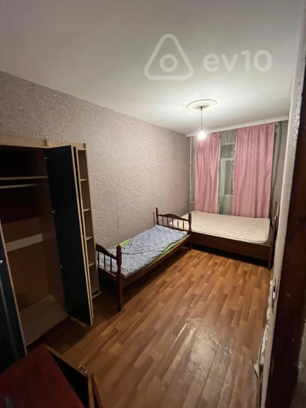 Kirayə verilir 2 otaqlı köhnə tikili 50 m²