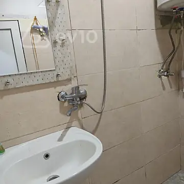 Kirayə verilir 2 otaqlı köhnə tikili 50 m²