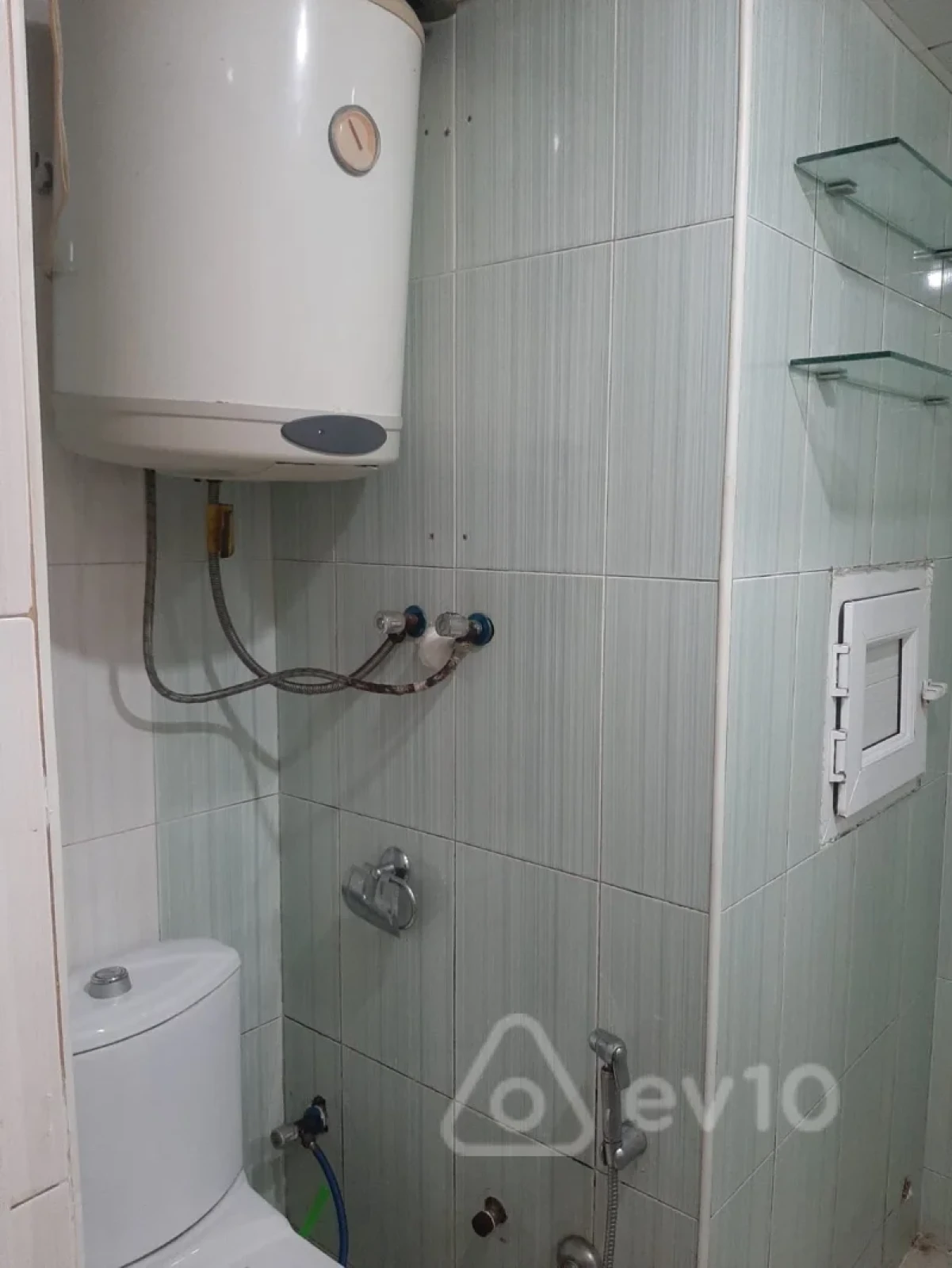 Kirayə verilir 2 otaqlı köhnə tikili 50 m²