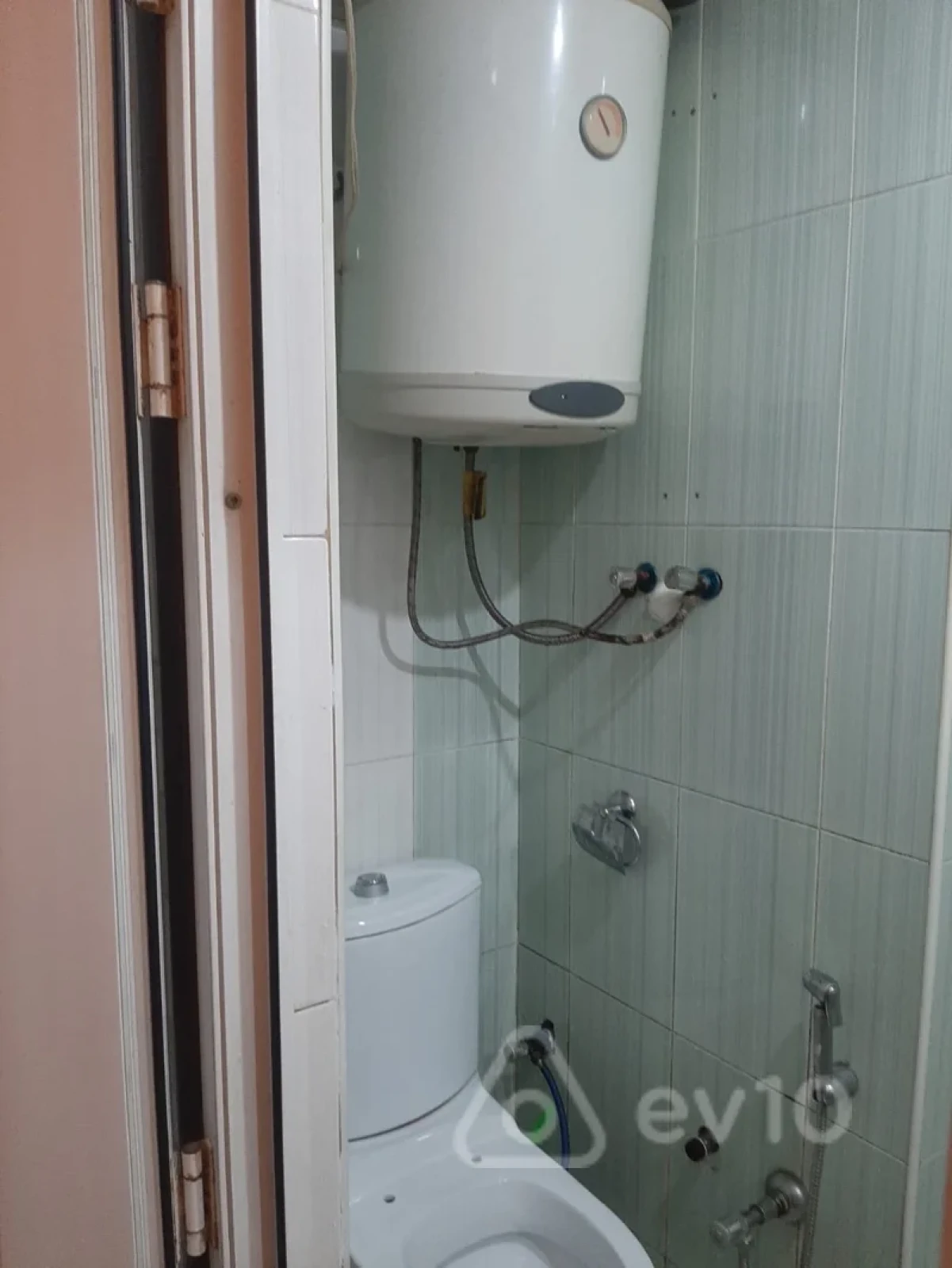 Kirayə verilir 2 otaqlı köhnə tikili 50 m²