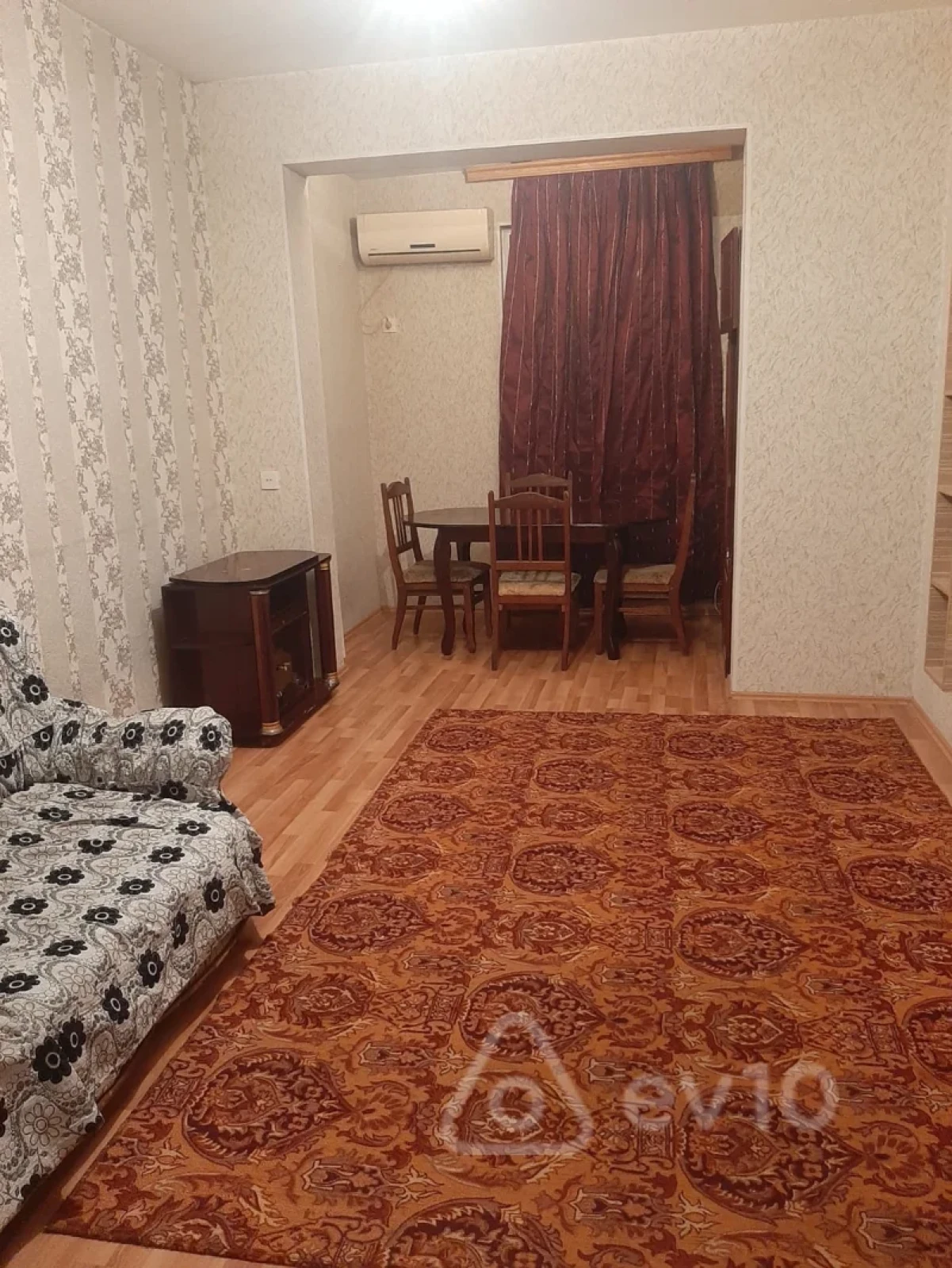 Kirayə verilir 2 otaqlı köhnə tikili 50 m²