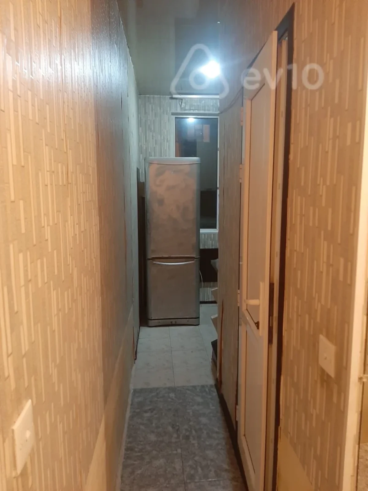 Kirayə verilir 2 otaqlı köhnə tikili 50 m²