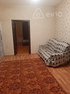 Kirayə verilir 2 otaqlı köhnə tikili 50 m²