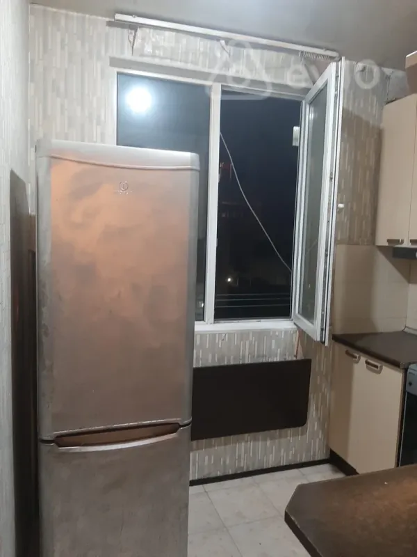 Kirayə verilir 2 otaqlı köhnə tikili 50 m²