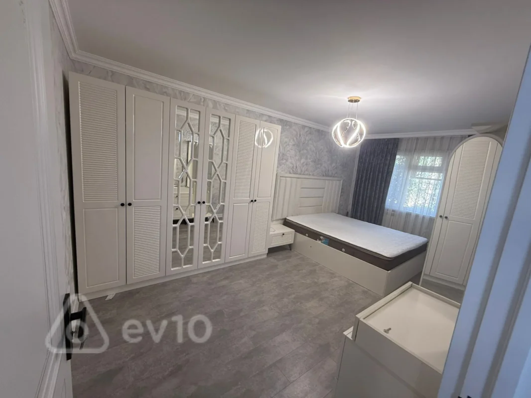 Kirayə verilir 3 otaqlı yeni tikili 65 m²