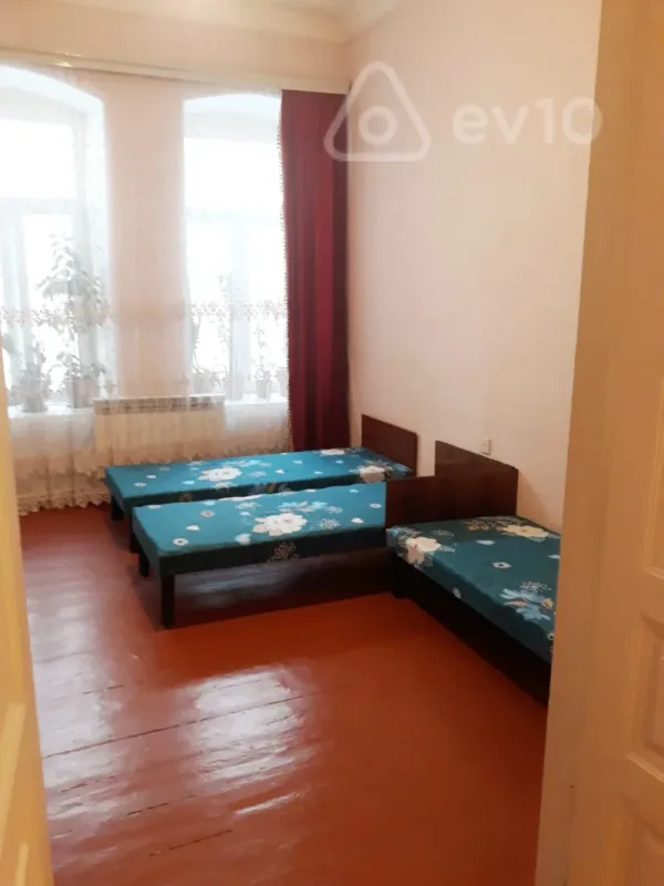Kirayə verilir 3 otaqlı köhnə tikili 75 m²