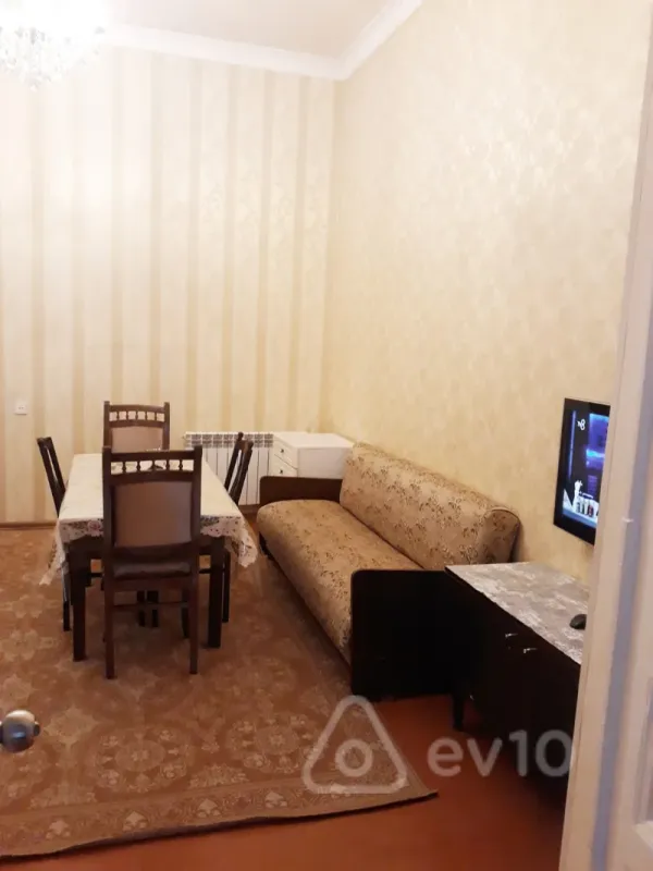 Kirayə verilir 3 otaqlı köhnə tikili 75 m²