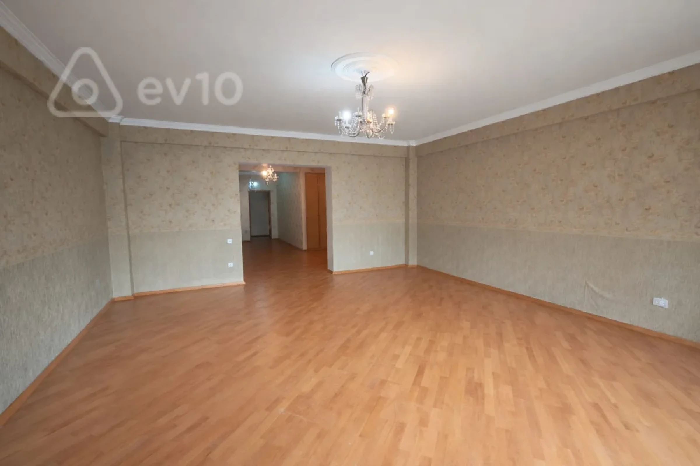 Satılır 4 otaqlı yeni tikili 180 m²