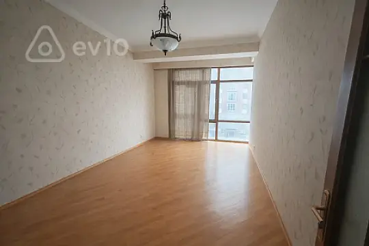 Satılır 4 otaqlı yeni tikili 180 m²