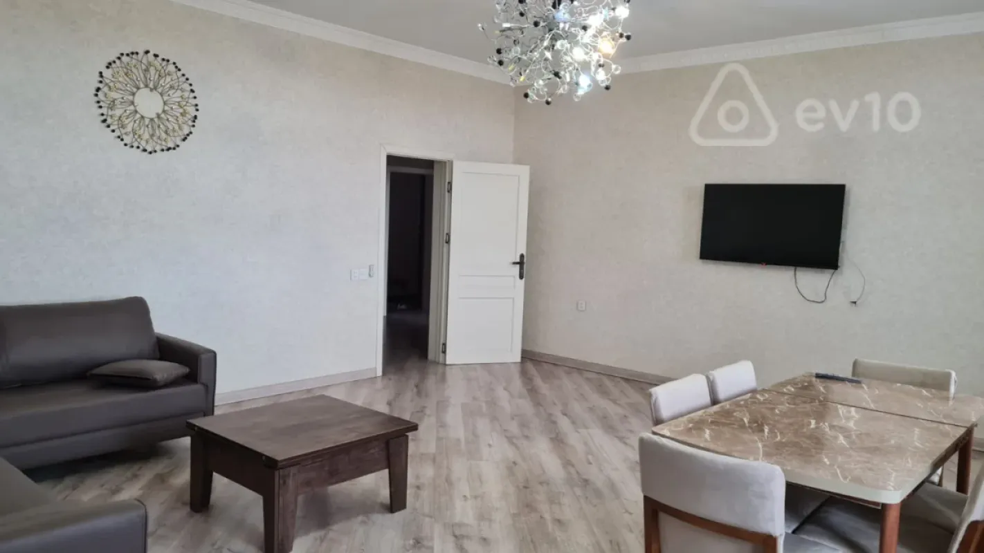 Kirayə verilir 3 otaqlı yeni tikili 130 m²