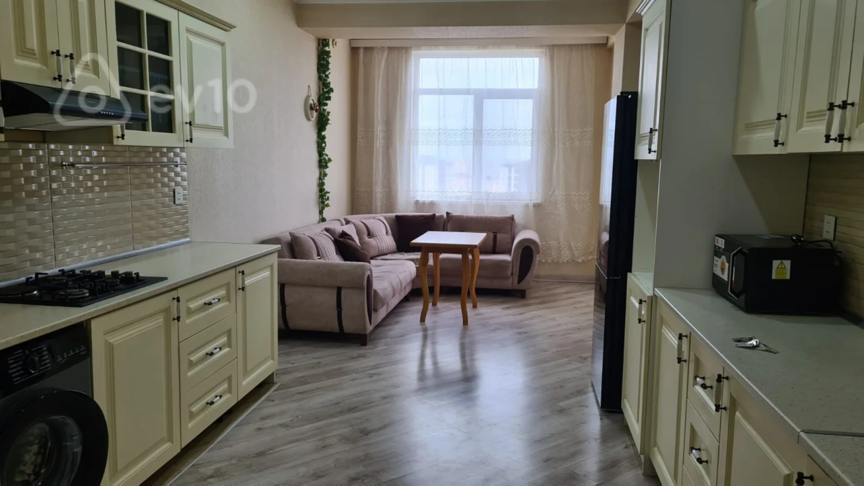 Kirayə verilir 3 otaqlı yeni tikili 130 m²