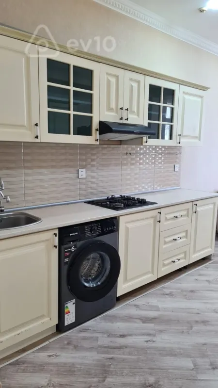 Kirayə verilir 3 otaqlı yeni tikili 130 m²