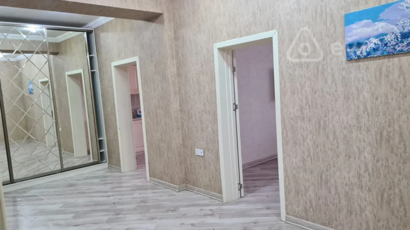 Kirayə verilir 3 otaqlı yeni tikili 130 m²