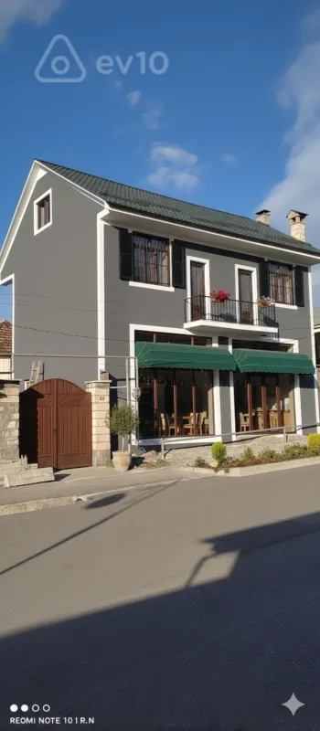 Satılır 7 otaqlı həyət evi 3000 m²