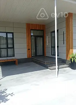 Satılır 7 otaqlı həyət evi 3000 m²