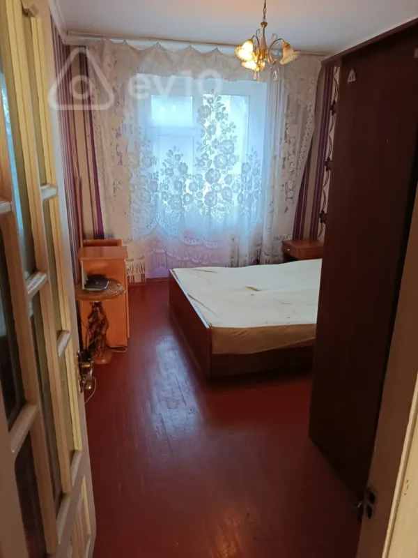Kirayə verilir 2 otaqlı köhnə tikili 55 m²